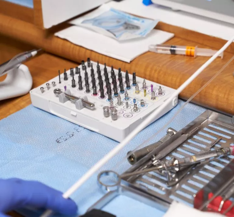 Directguide in dental office procedure 